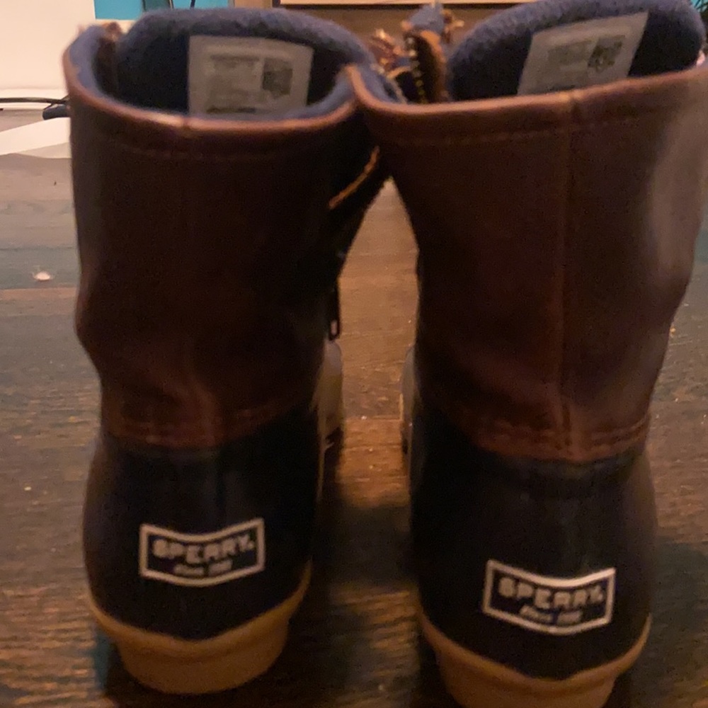 Used Sperrys! In great condition!! - Picture 6 of 7